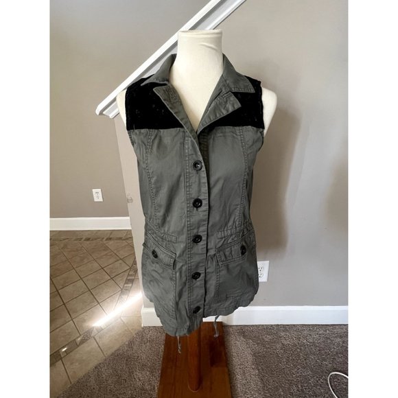 Maurices Women's Green Vest with Black Accent - Small - Picture 1 of 13
